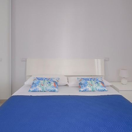 Dolcevitasuites - Modern 3 Bdr Villa In S. Lorenzo Рейтани Экстерьер фото