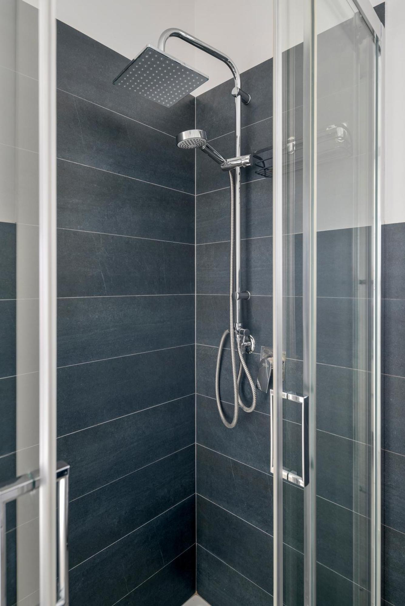 Dolcevitasuites - Modern 3 Bdr Villa In S. Lorenzo Рейтани Экстерьер фото