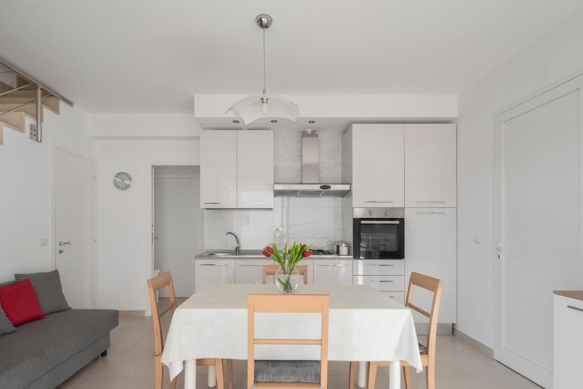 Dolcevitasuites - Modern 3 Bdr Villa In S. Lorenzo Рейтани Экстерьер фото