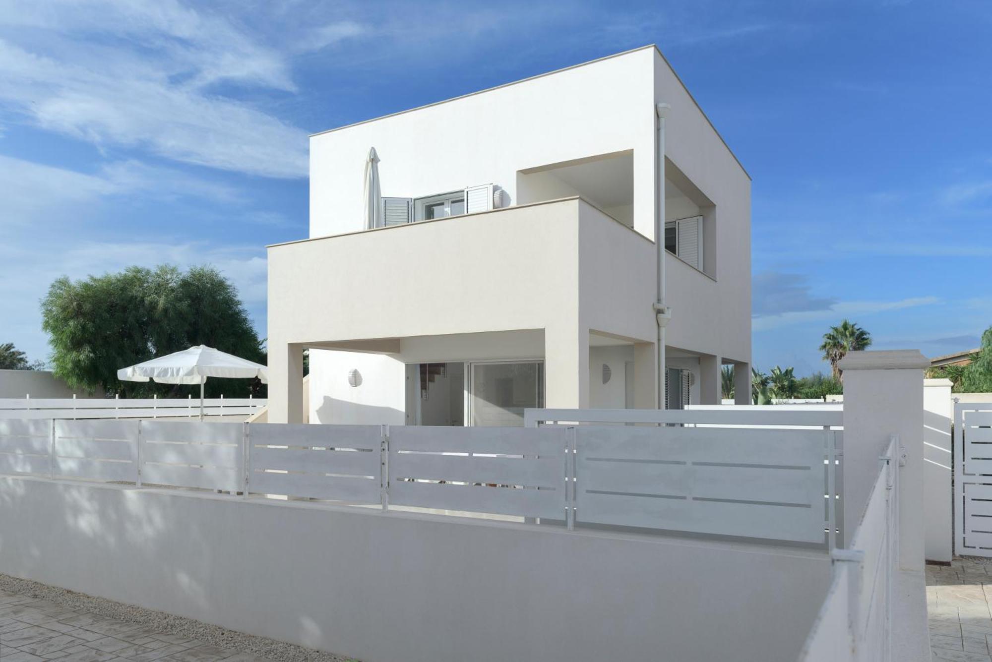 Dolcevitasuites - Modern 3 Bdr Villa In S. Lorenzo Рейтани Экстерьер фото